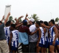 32-Samoa huddle 32-Samoa huddle